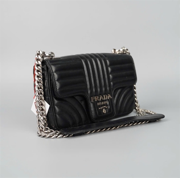 Túi Prada đen sz21 +