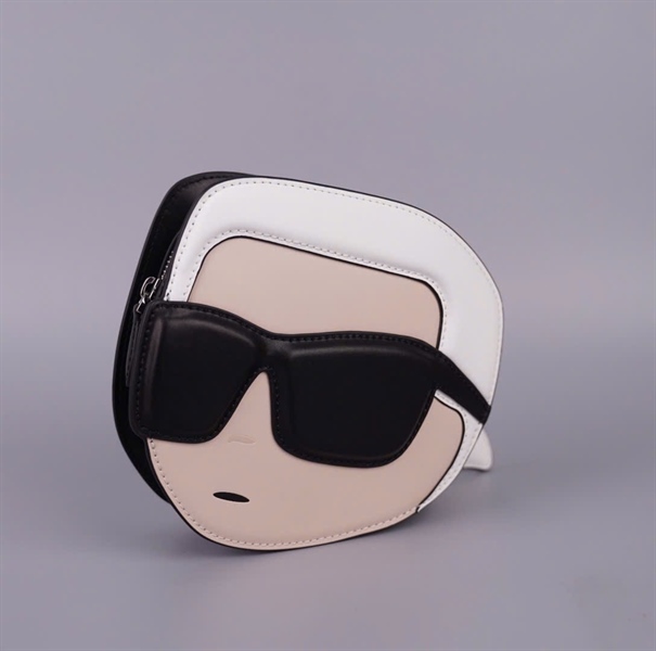 Túi Karl Lagerfeld trắng hình mặt sz20 +