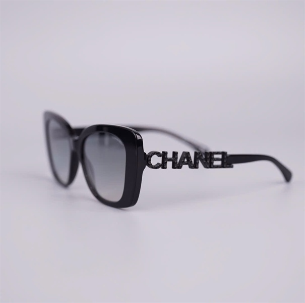 Kính Chanel đen gọng vuông 5422-B +
