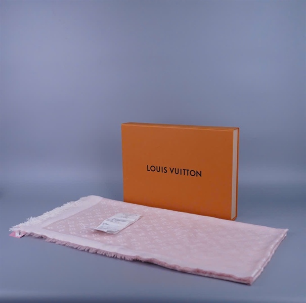 Khăn LV màu hồng (PN) +