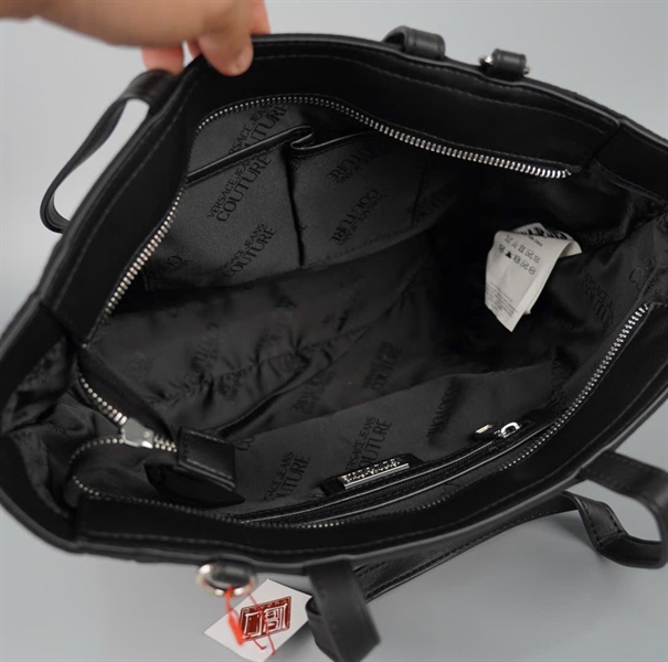 Túi Versace đen đính đá sz26 (PN) +