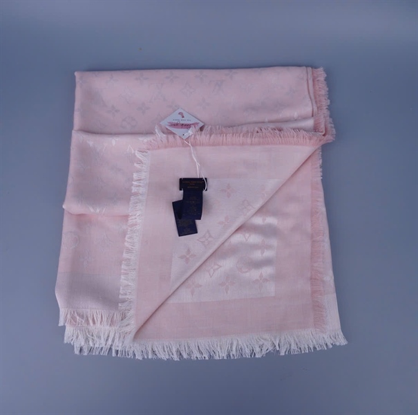 Khăn LV màu hồng (PN) +