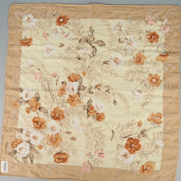 Khăn BBR in hoa màu nude