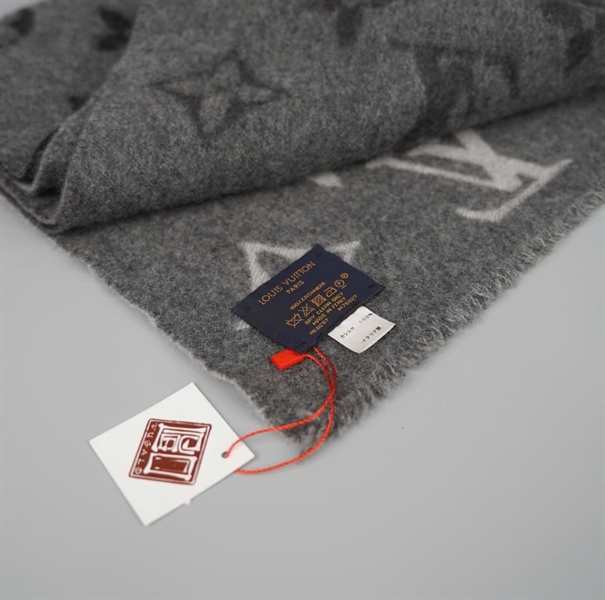 Khăn LV hoa xám (PN) +