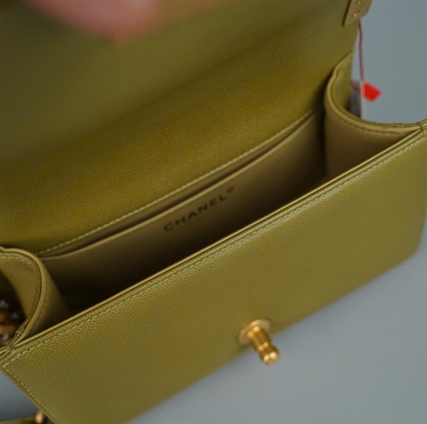 Túi Chanel Boy xanh rêu (UA76TUU4) sz20 (LTB) KG +