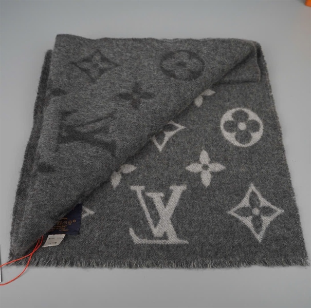 Khăn LV hoa xám (PN) +