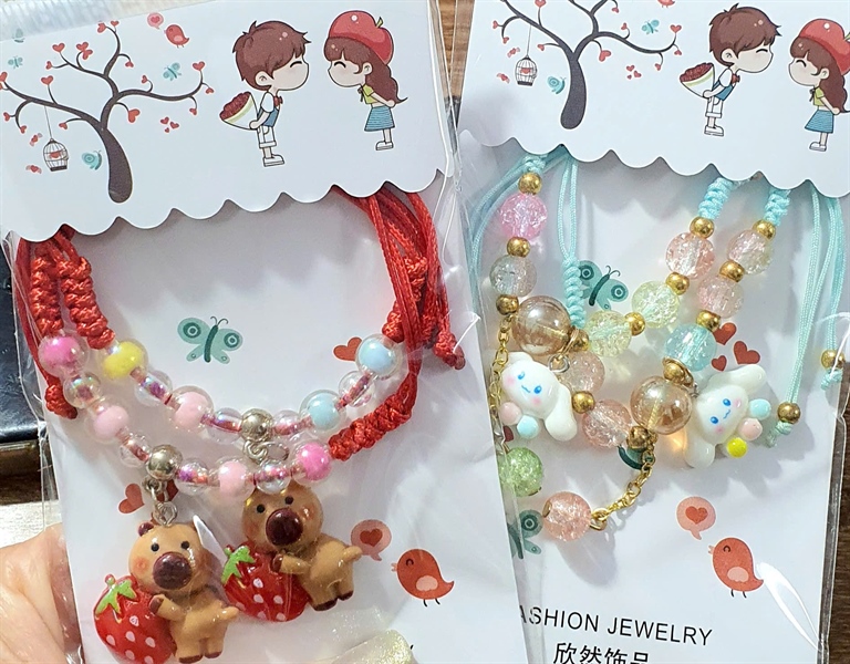 Set 2 vòng tay dây sợi đan, mix hạt và charm dễ thương, rút điều chỉnh size, mix, SP1017