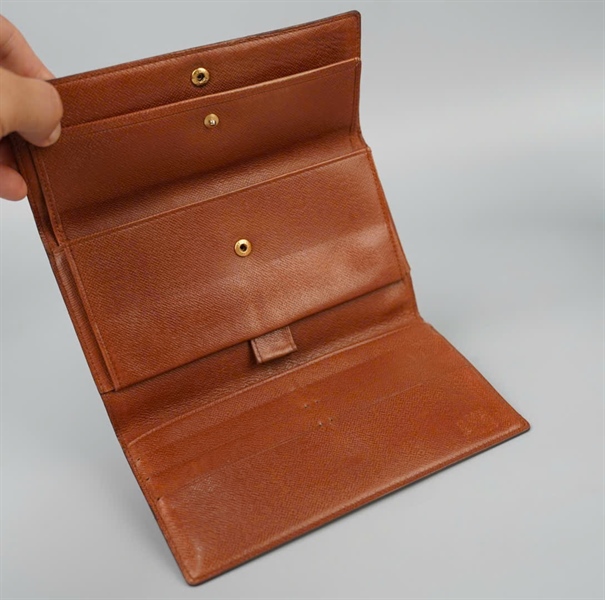 Ví LV hoa nâu gập 3 (LT) KG+