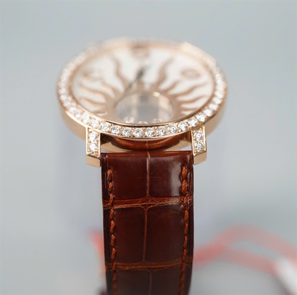 Đồng hồ Chopard dây nâu mặt tròn hình mặt trời (1352587) (HC) KG+