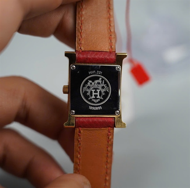 Đồng hồ Hermes mặt H dây đỏ (1090835) KG+