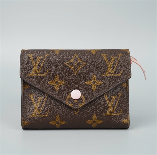 Ví LV gập 3 nút hồng (LT)KG+