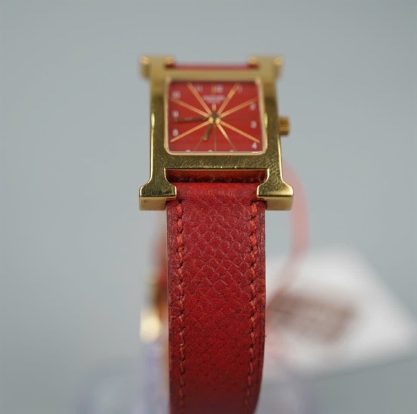 Đồng hồ Hermes mặt H dây đỏ (1090835) KG+