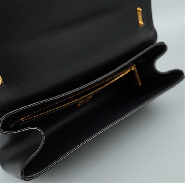 Túi D&G màu đen khóa tim Sz25 KG+