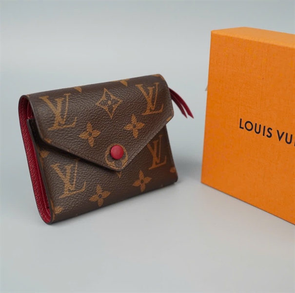 Ví LV gập 3 hoa nâu đỏ đô (LT) KG+