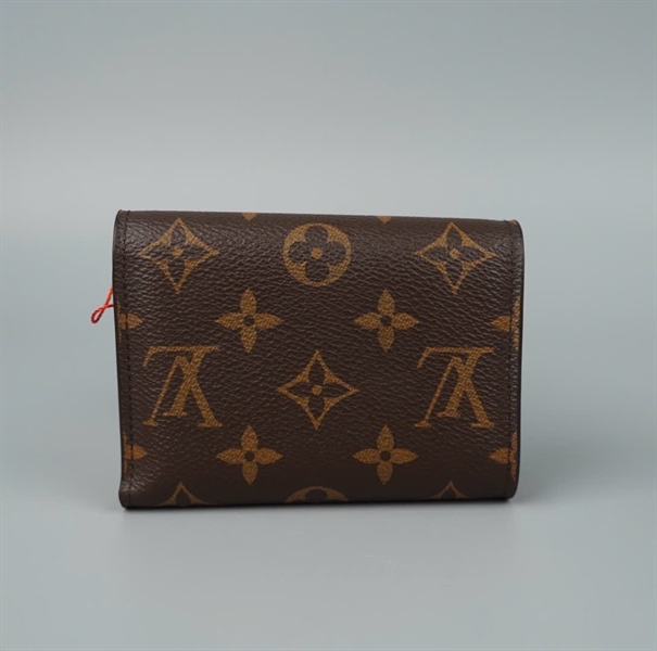 Ví LV gập 3 hoa nâu nút vàng (LT)KG+