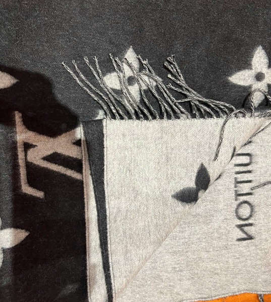 Khăn LV đen xám (PN) +