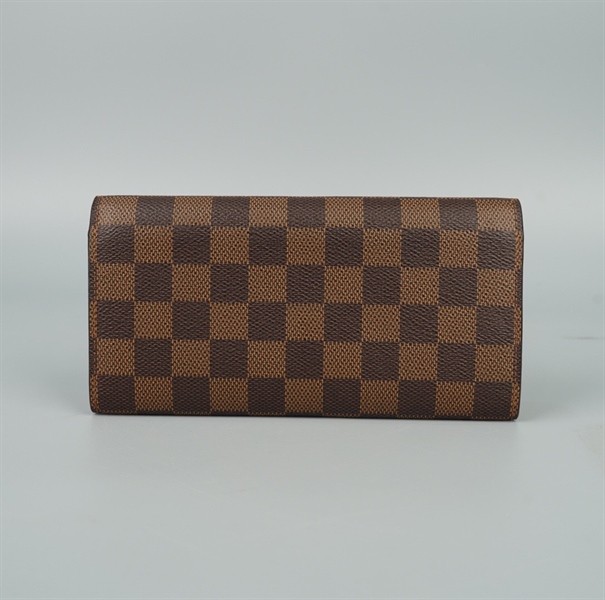 Ví LV dài ô vuông nút đỏ KG+