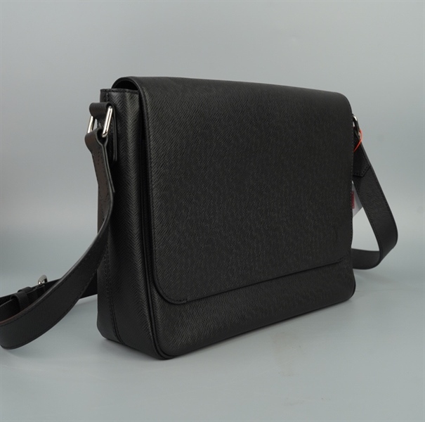 Túi LV đeo chéo đen (PL4179) sz31 (Manly) KG+