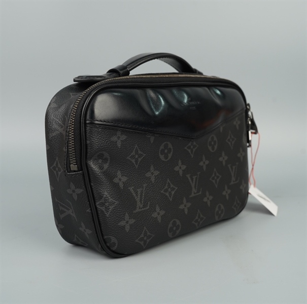 Túi LV đeo chéo hoa đen sz25 (Manly) KG+