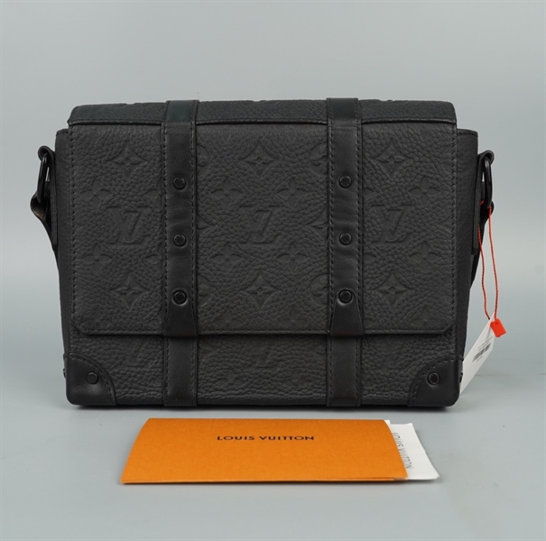 Túi LV đeo chéo hoa đen sz24 (Manly) KG+