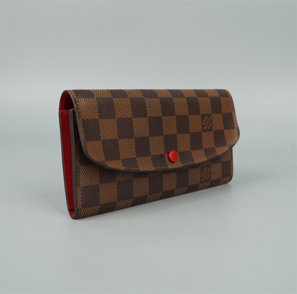 Ví LV dài ô vuông nút đỏ KG+