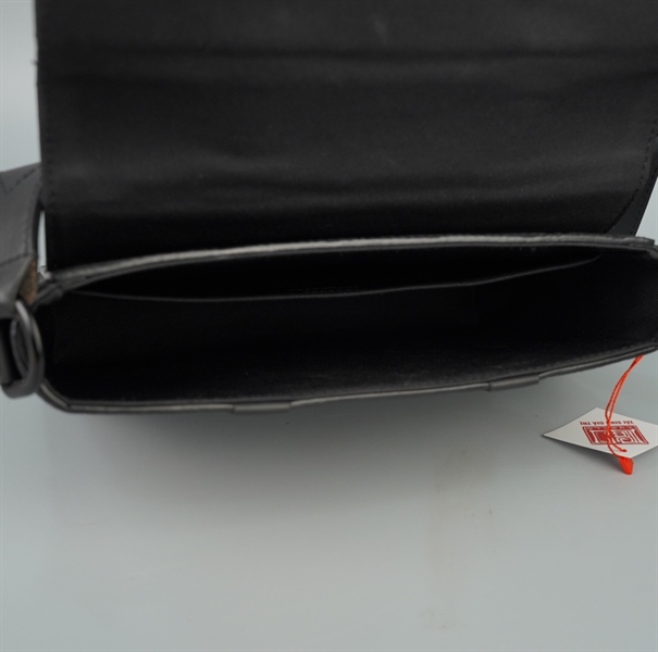 Túi LV đeo chéo hoa đen sz24 (Manly) KG+