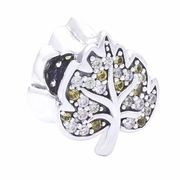 823-CHARM-Charm xỏ chiếc lá đính đá trắng vàng-(0220T1024)