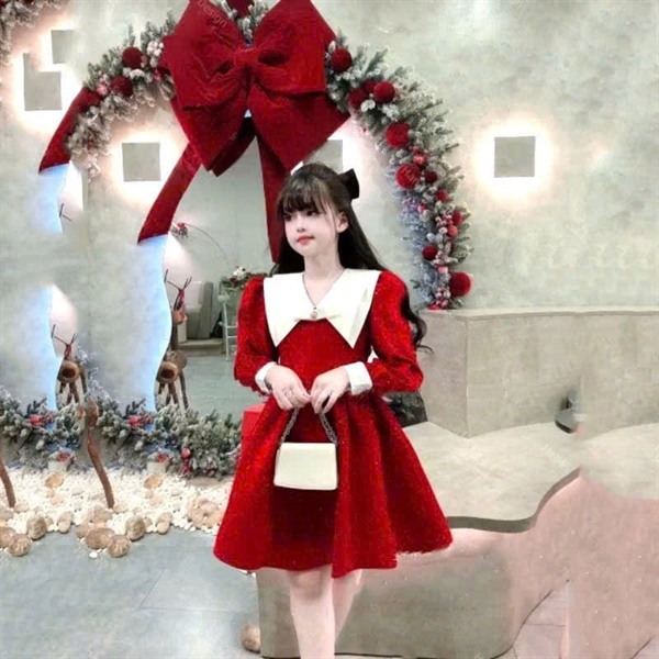 ĐẦM XÒE CỔ THỦY THỦ