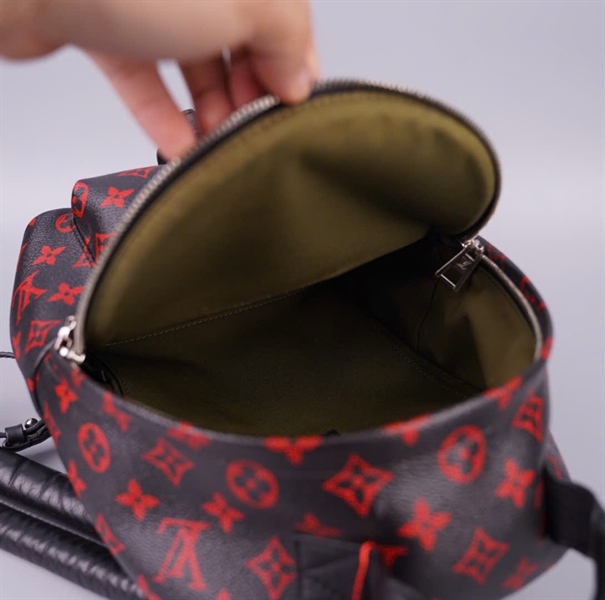 Balo LV nền đen hoa đỏ KG+