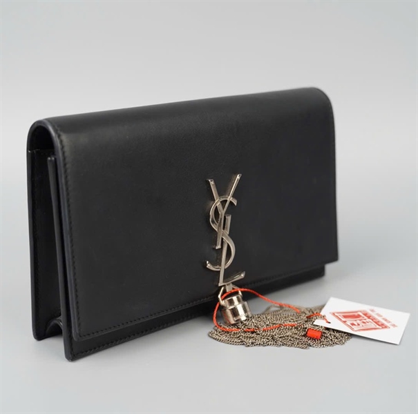 Túi YSL màu đen kèm tua rua sz19 KG+