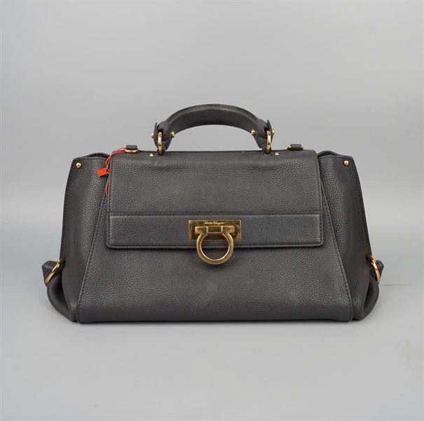 Túi Salvatore màu đen có lót form nâu sz38 KG+