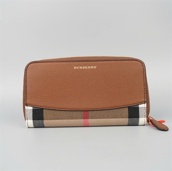 Ví BBR dài màu nâu họa tiết KG+