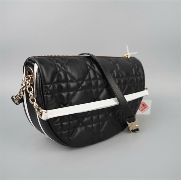 Túi Dior màu đen quai trắng sz29 KG+