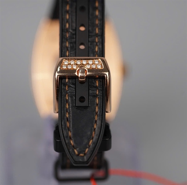 Đồng hồ Franck Muller mặt vuông viền đính đá dây đen (no208) (HC) KG+