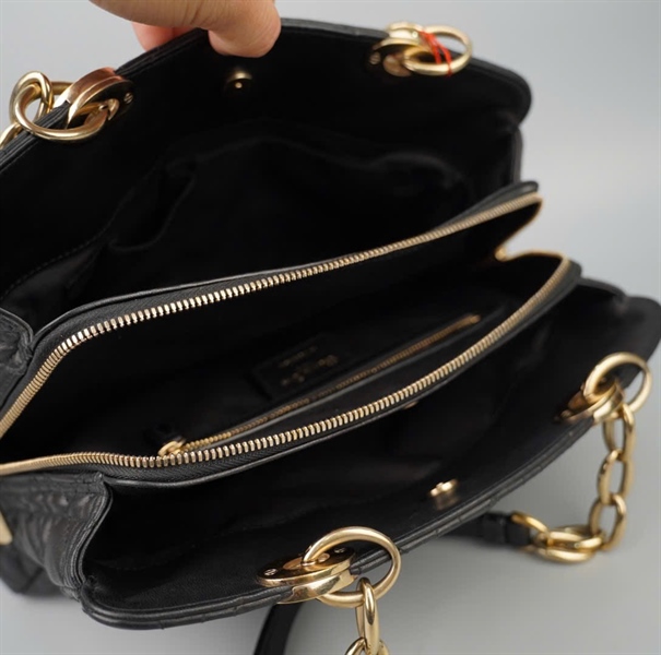 Túi Dior handle màu đen (08-EO-0124) sz32 KG+