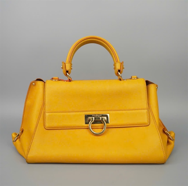 Túi Salvatore màu vàng sz38 KG+