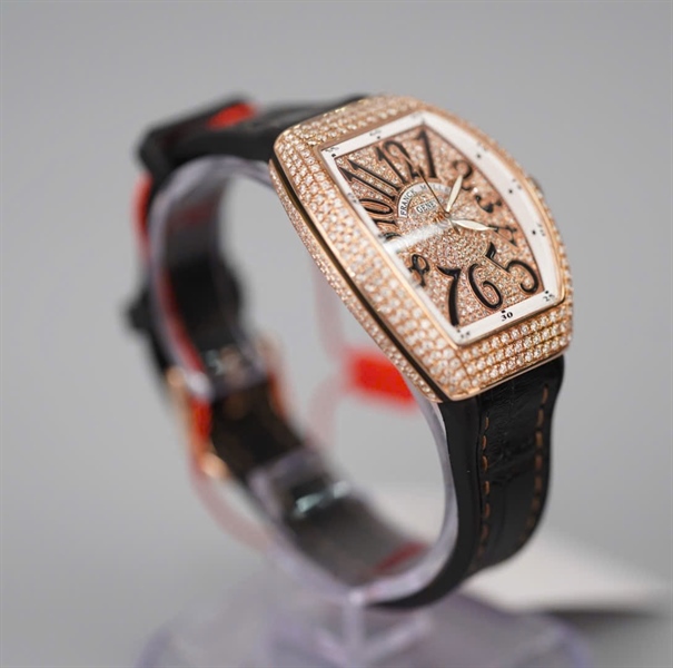 Đồng hồ Franck Muller mặt vuông viền đính đá dây đen (no208) (HC) KG+