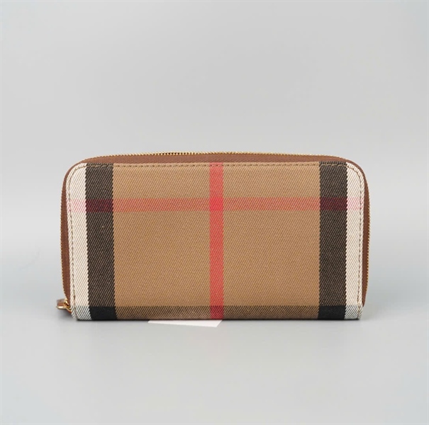 Ví BBR dài màu nâu họa tiết KG+