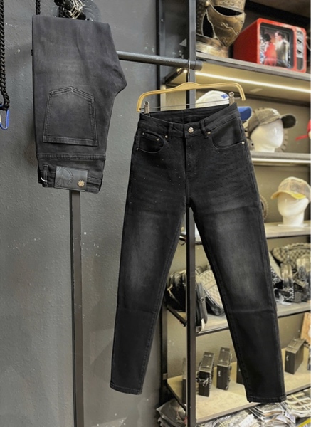 Jean Dài QCCC- 9106 Đen Was đính full đá đen