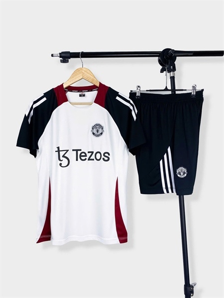 Bộ bóng đá Man United trắng