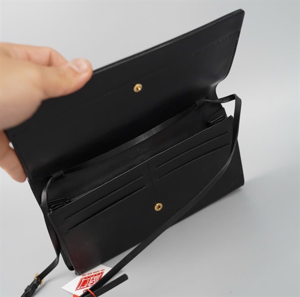 Túi LV kẹp nách vân đen sz22 KG+