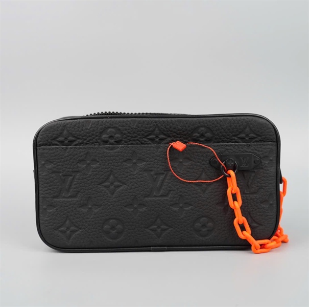 Túi LV clutch màu đen da bê xích cam sz21 KG+