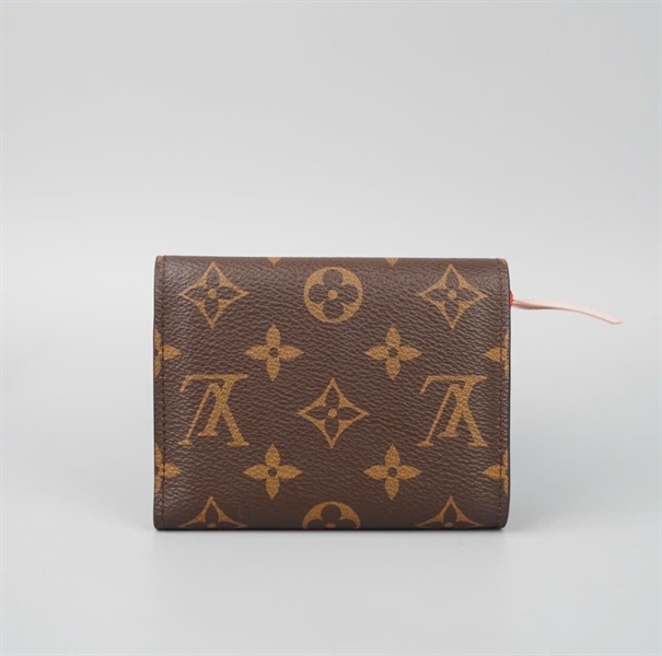 Ví LV hoa nâu nút hồng gập 3 (LT) KG+