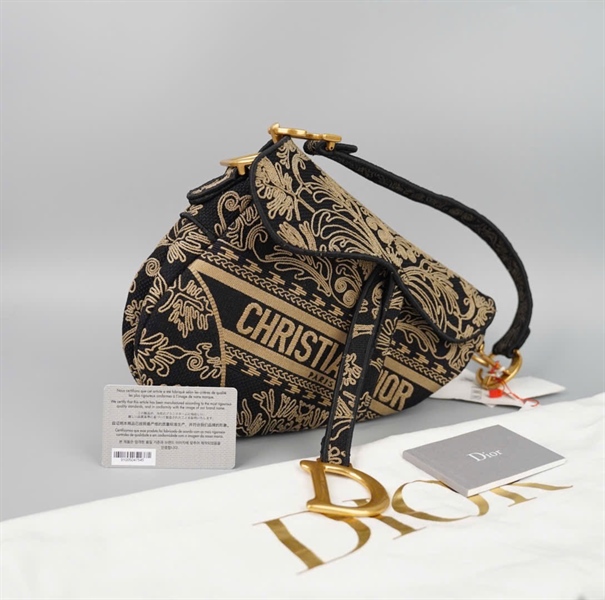 Túi Dior yên ngựa đen thêu chỉ vàng KG+