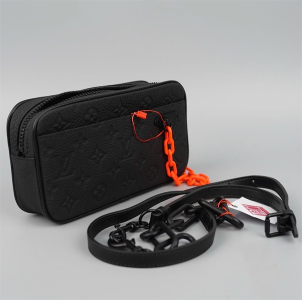 Túi LV clutch màu đen da bê xích cam sz21 KG+