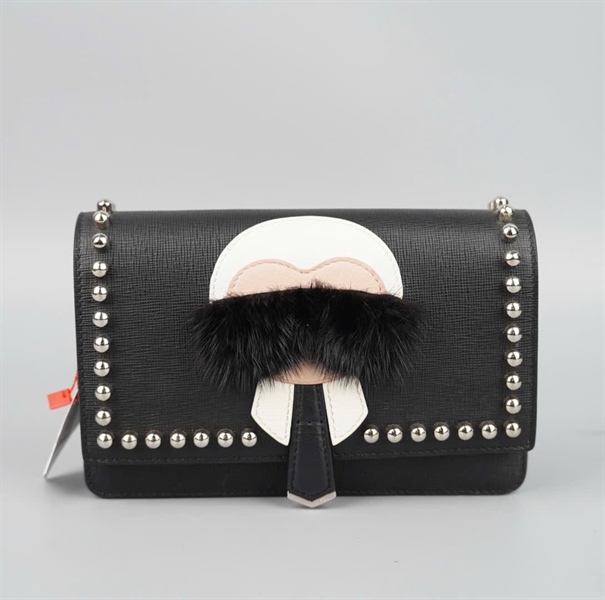 Túi Fendi đính đinh sz18 KG+