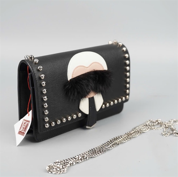 Túi Fendi đính đinh sz18 KG+