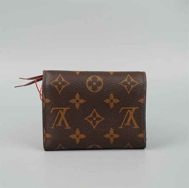 Ví LV hoa nâu gập 3 nút vàng KG+