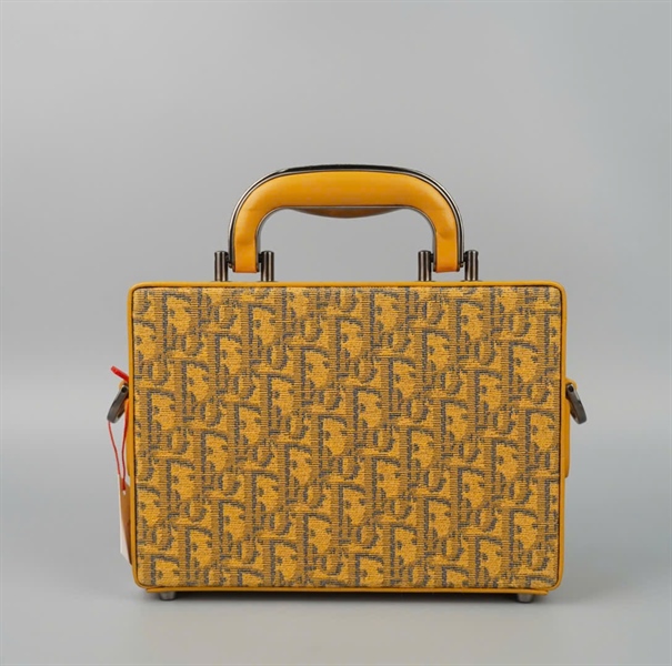 Túi Dior trunk (07-BO-1201) vàng sz21 KG+