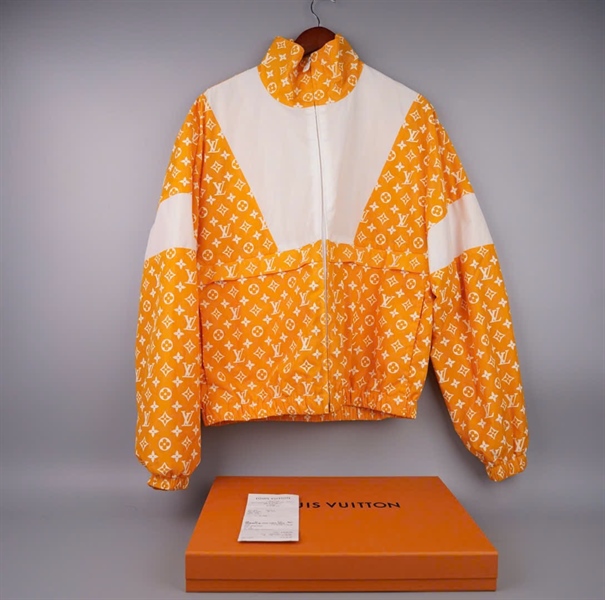Áo Khoác LV vàng hoa trắng KG+